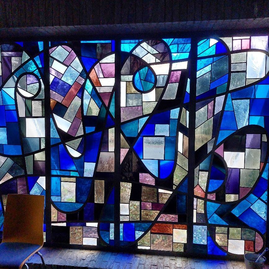 Sanierung Mosaik-Glas Fenster für Trauerhalle